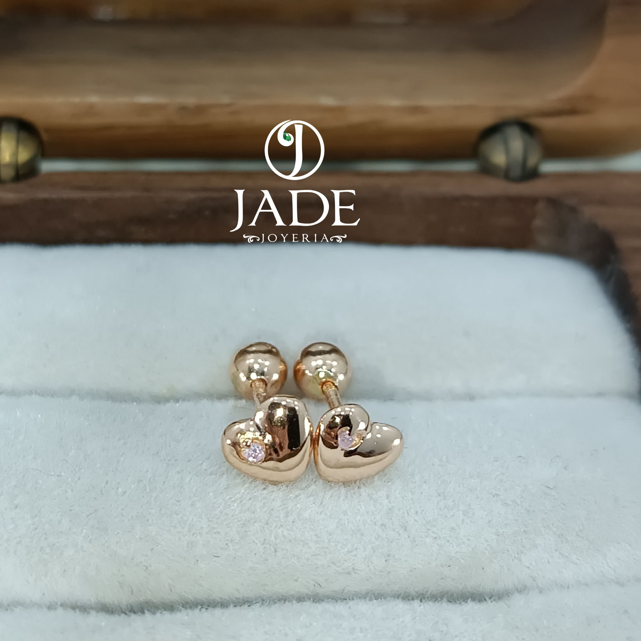 Arete Bebe LOVE enroscable