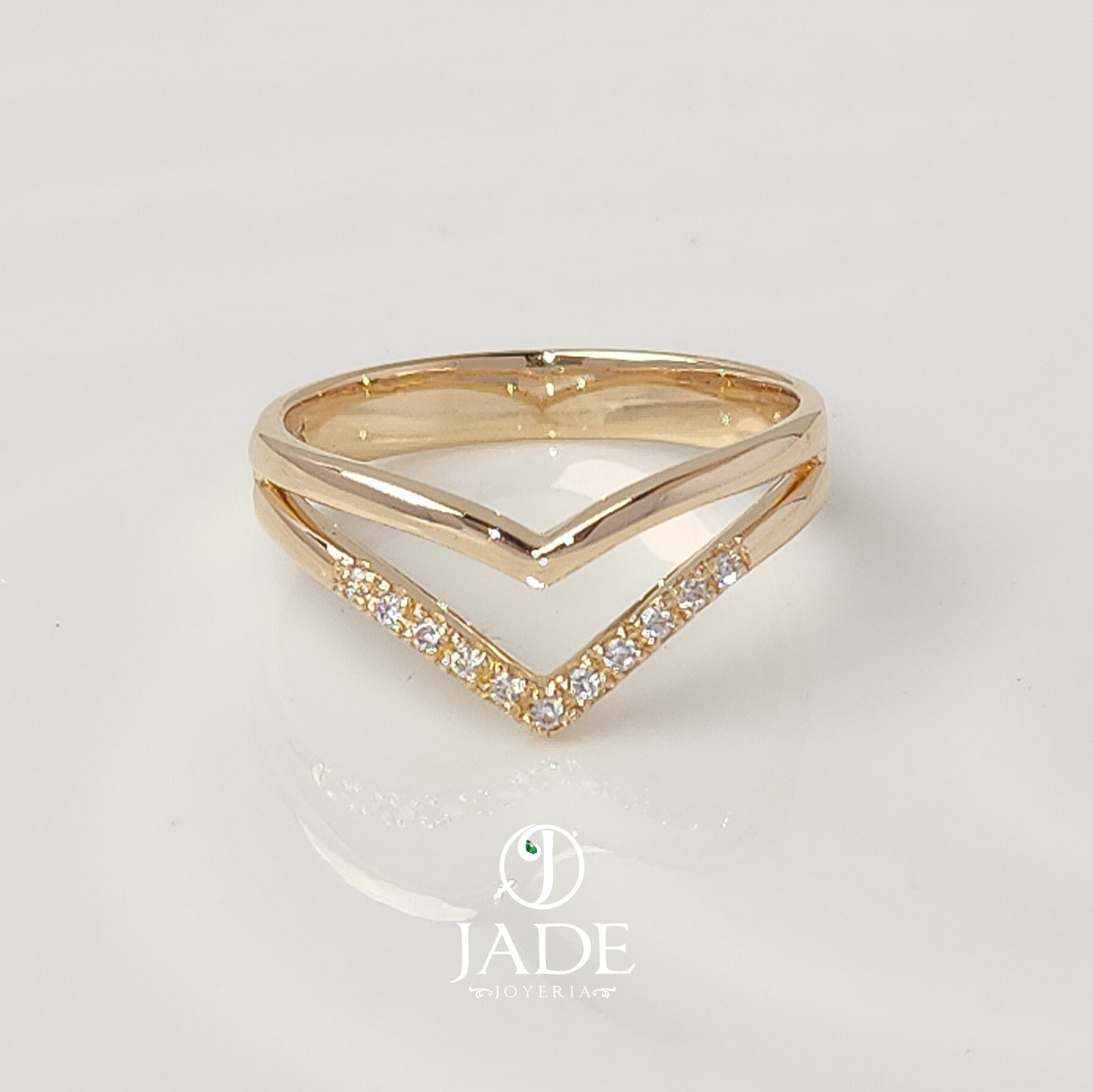 Anillo Chevron en oro 18k