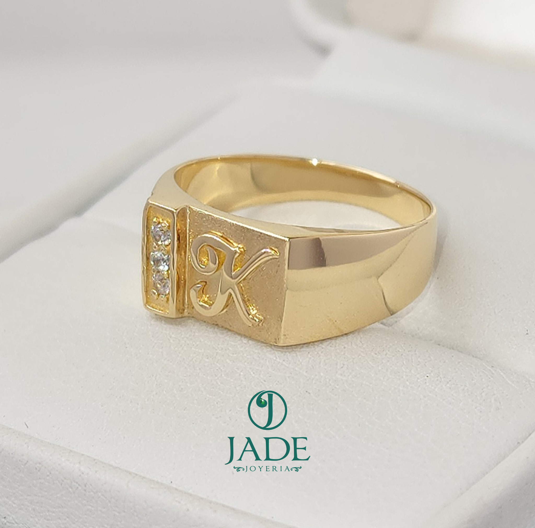 Chevalier con inicial