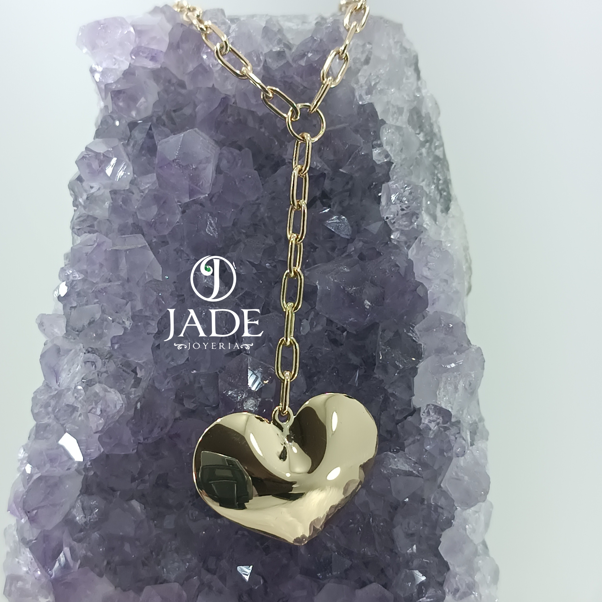 Collar prisma con dije corazón