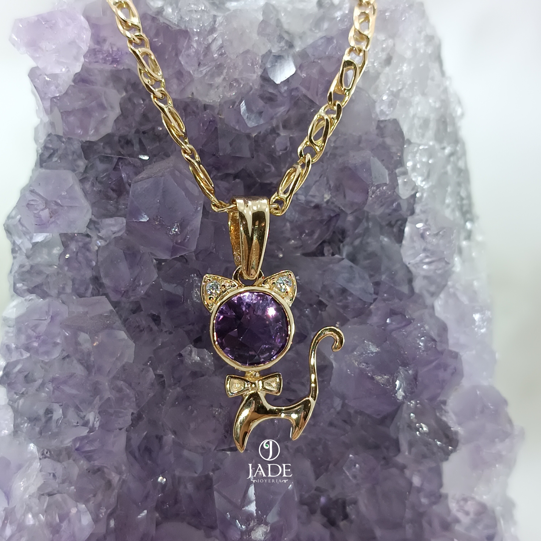 Dije de gato con piedra matista