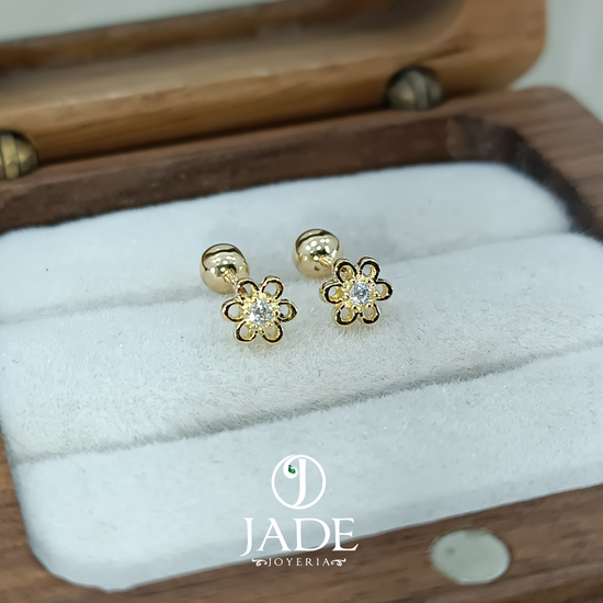 Aretes de Flor enroscable en oro 18k – Jade18k (vista 2)