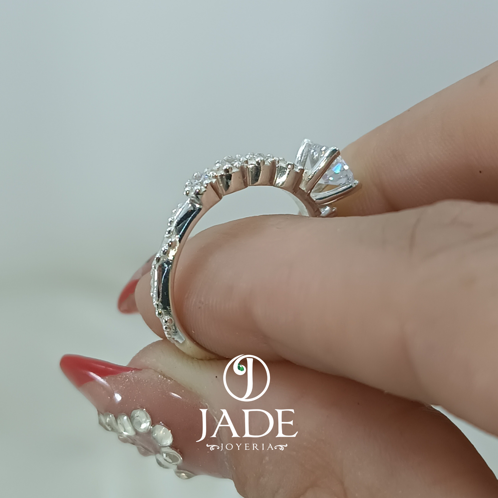 Anillo Lia de compromiso en plata ley