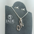 Juego de aretes y collar con inicial en plata ley