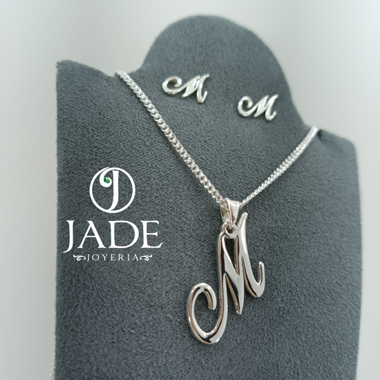 Juego de aretes y collar con inicial en plata ley – Jade18k