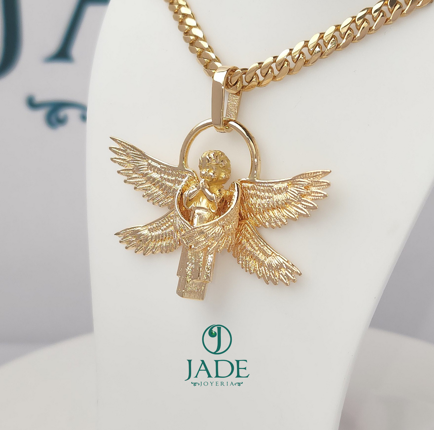 Dije de Ángel en oro 18k