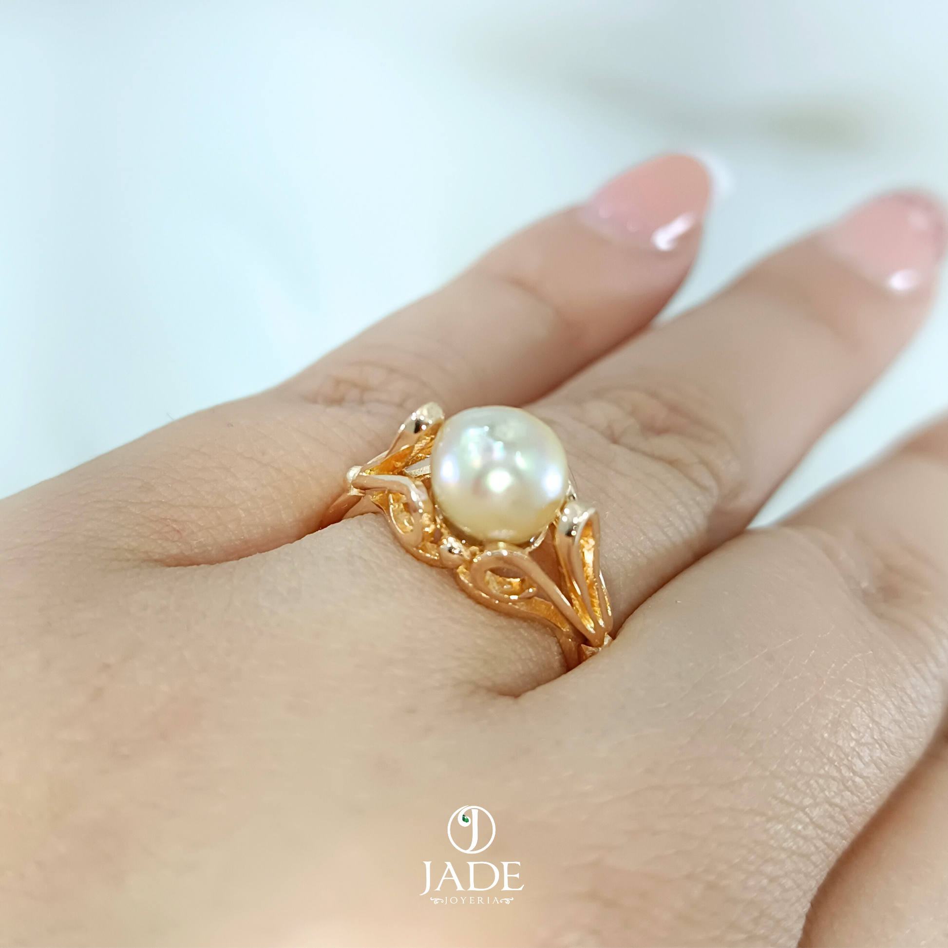 Anillo de compromiso con Perla Jade18k