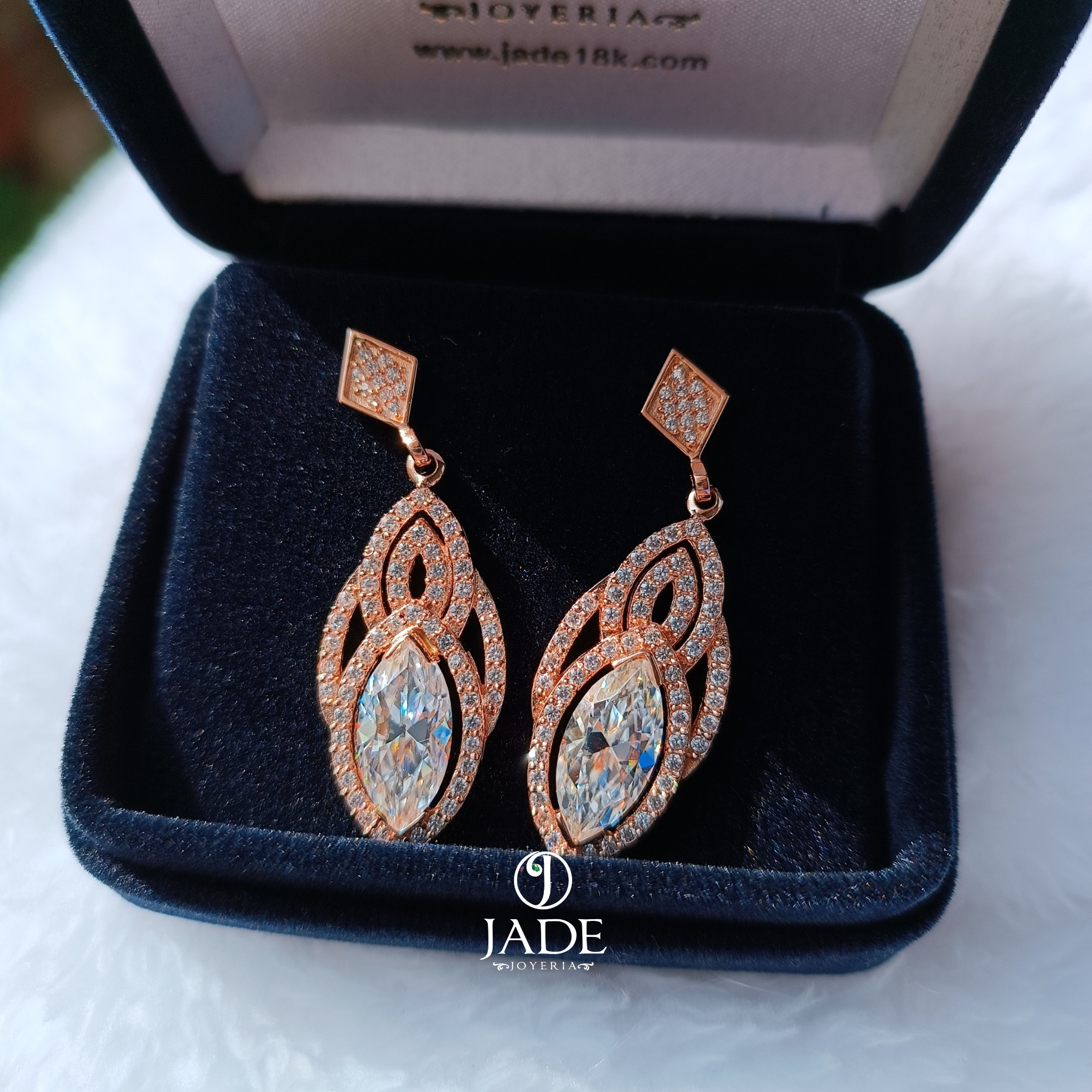 Aretes Reyna largos