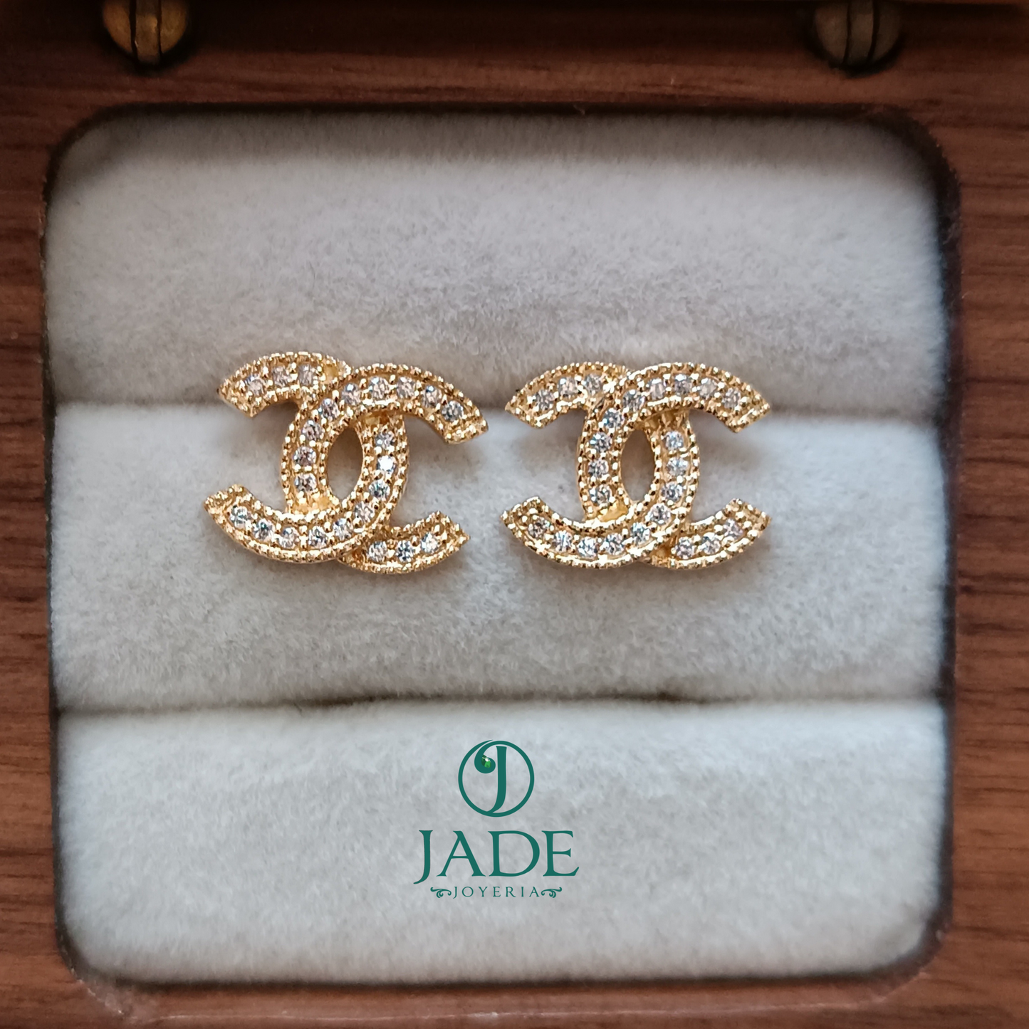 Aretes CHANEL en oro 18k