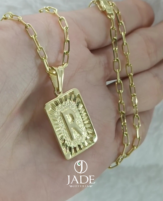 Dije personalizado con inicial en oro 18k – Jade18k