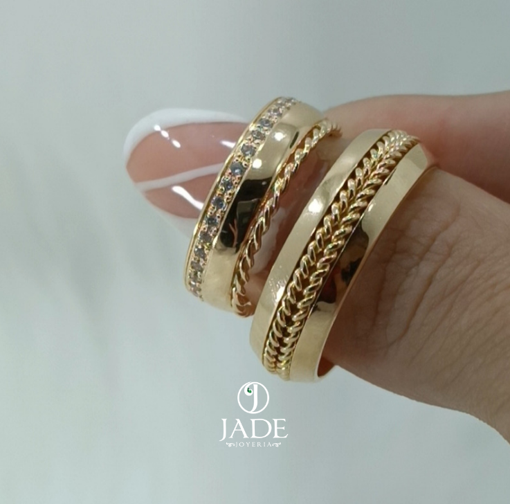 Aros de matrimonio trenzados con piedras