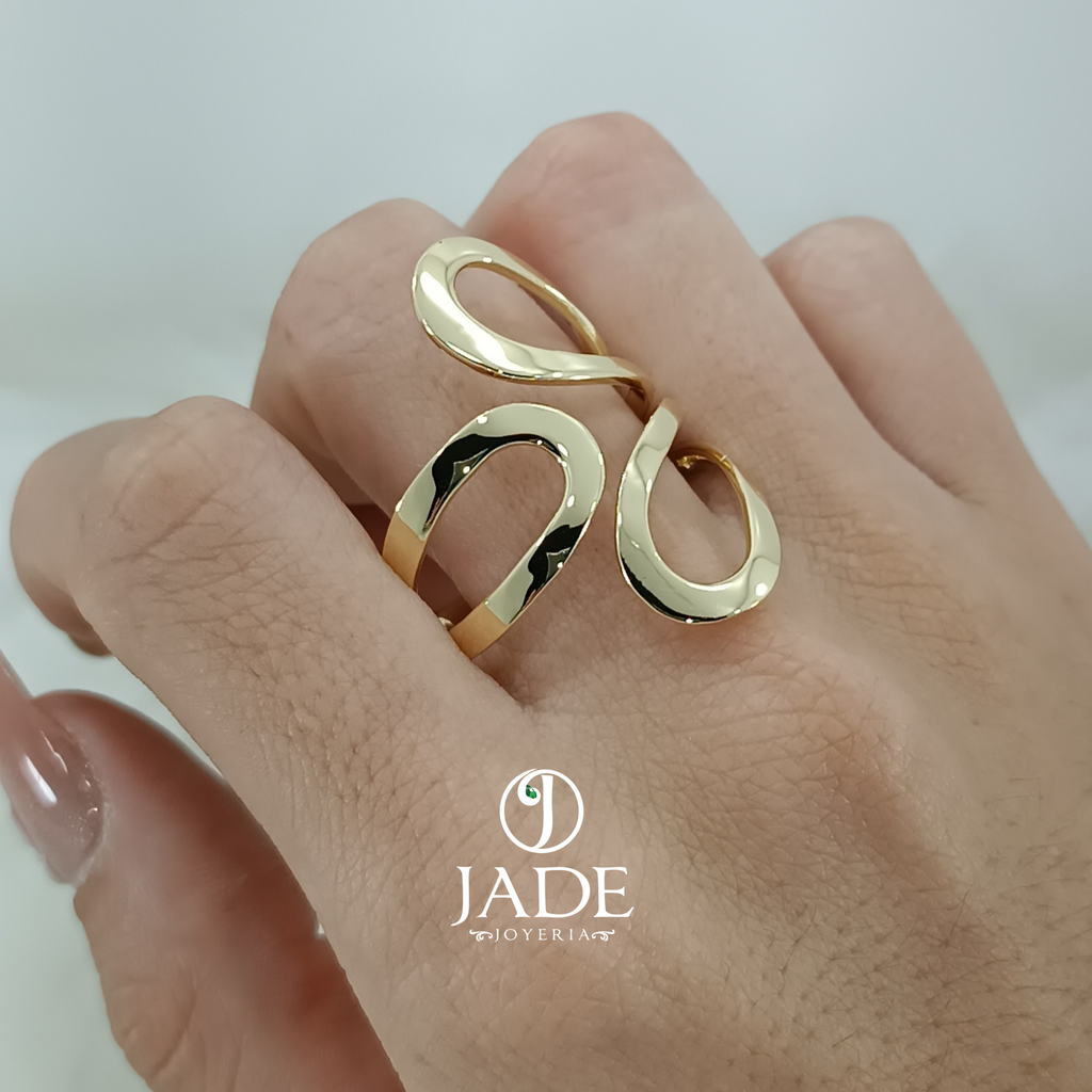 Anillo grande con silueta calado a láser