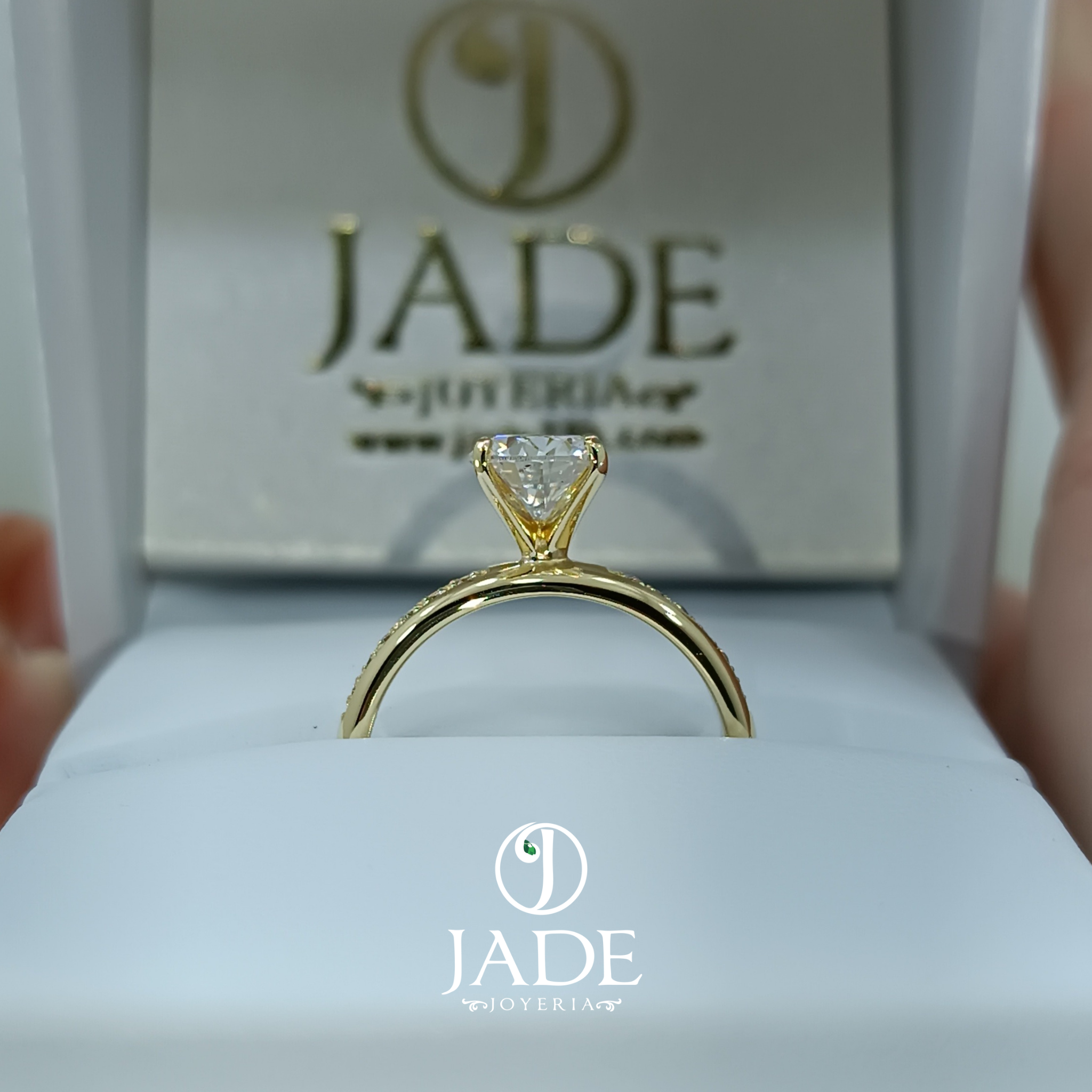 Anillo de compromiso Celestial