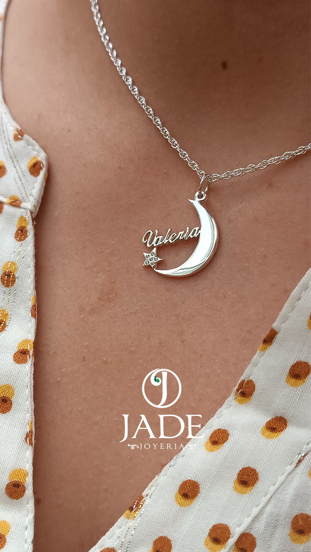Dije luna y nombre personalizado en plata ley