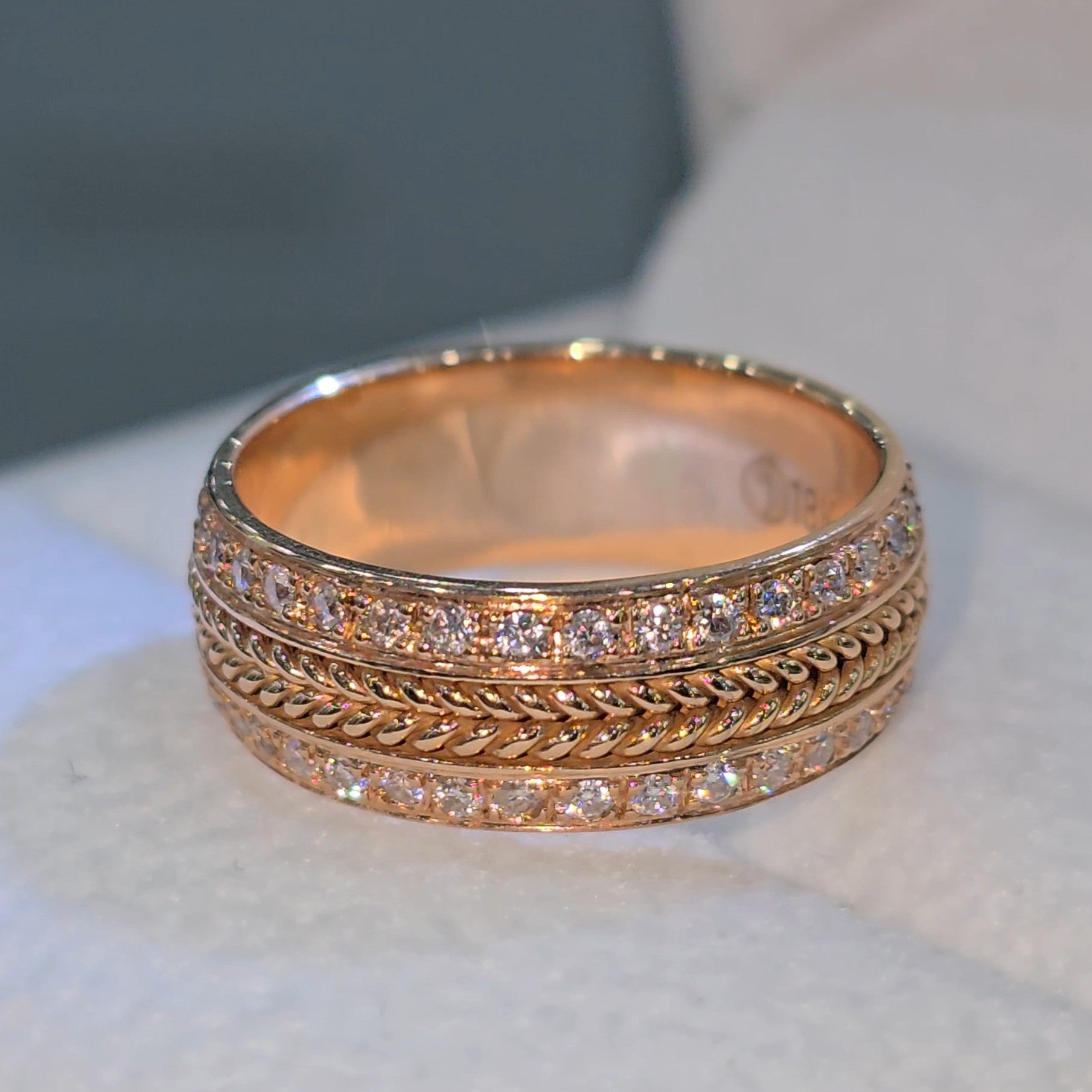 Aro de Boda con Moissanite Trezando
