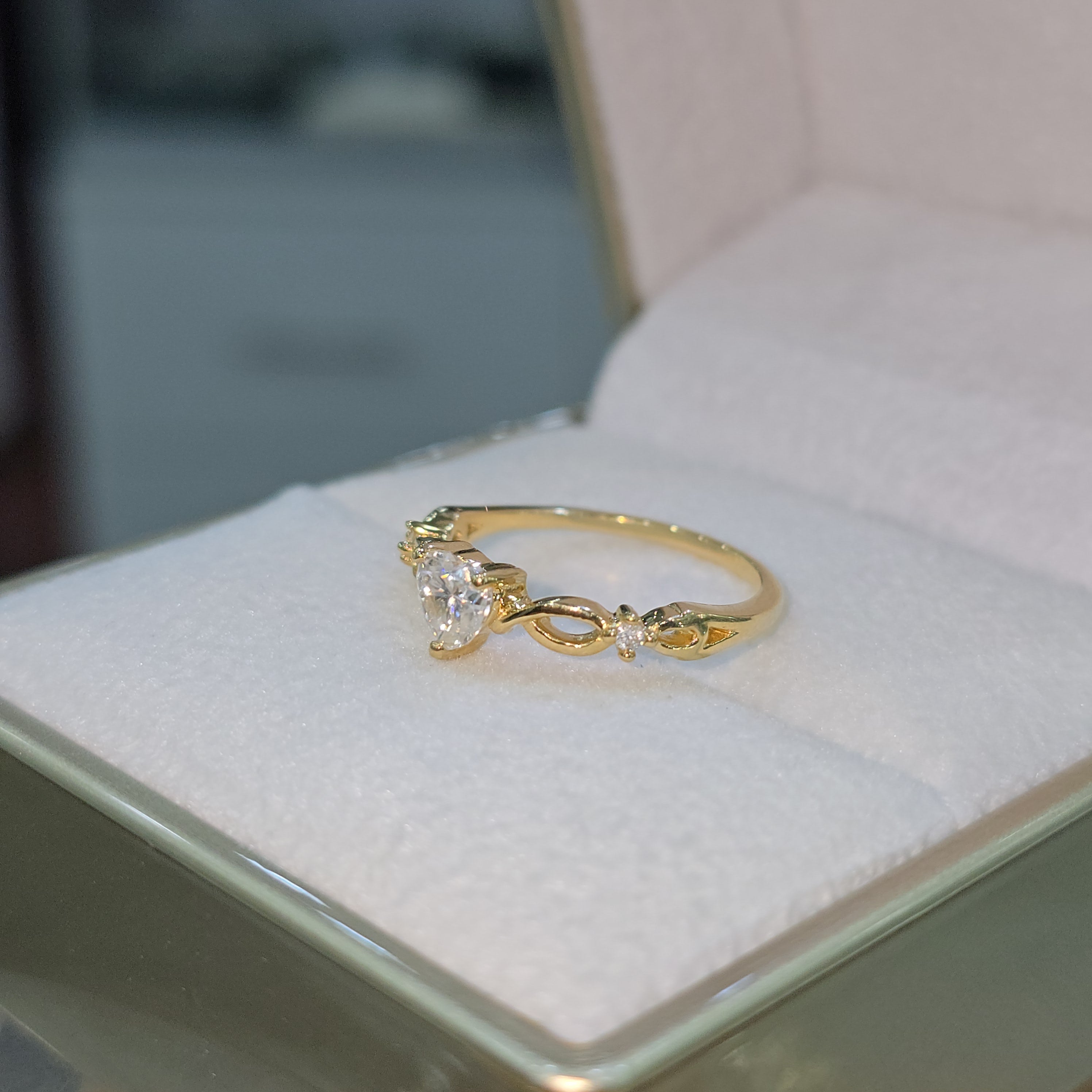 Anillo de Promesa con Moissanite Cielo Eterno