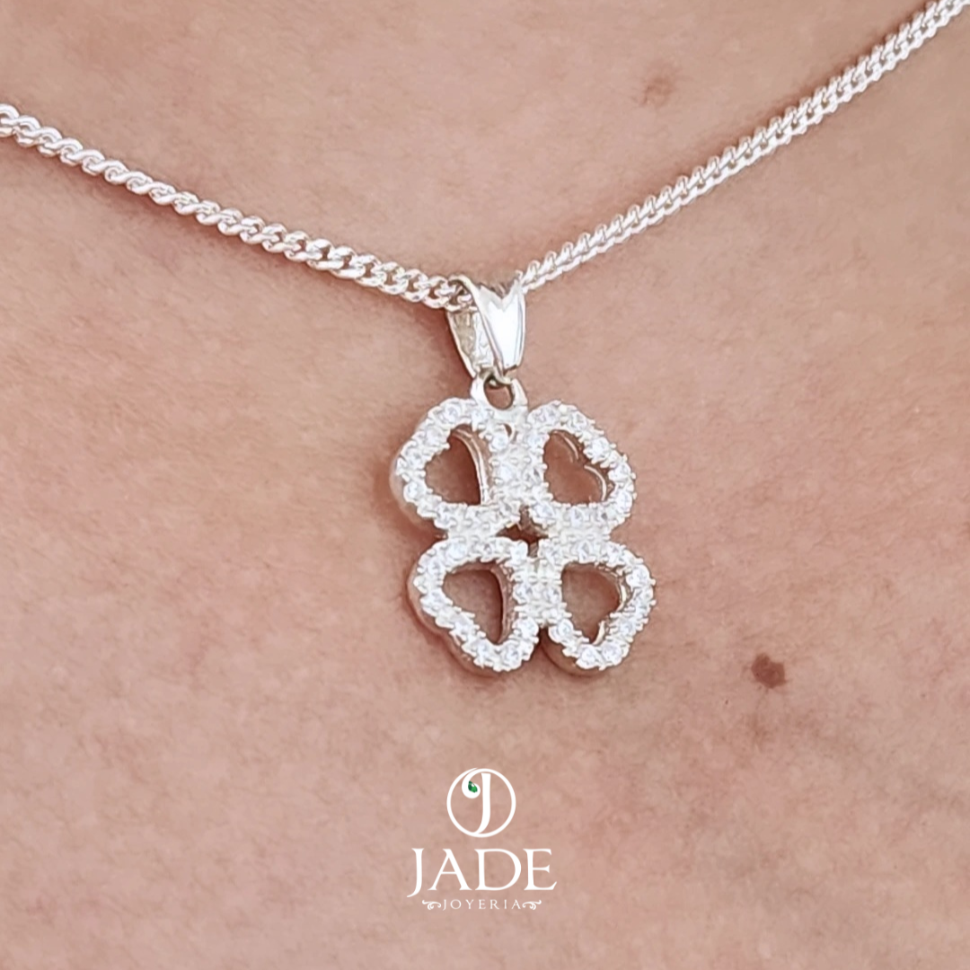 Dije de Trebol en plata ley