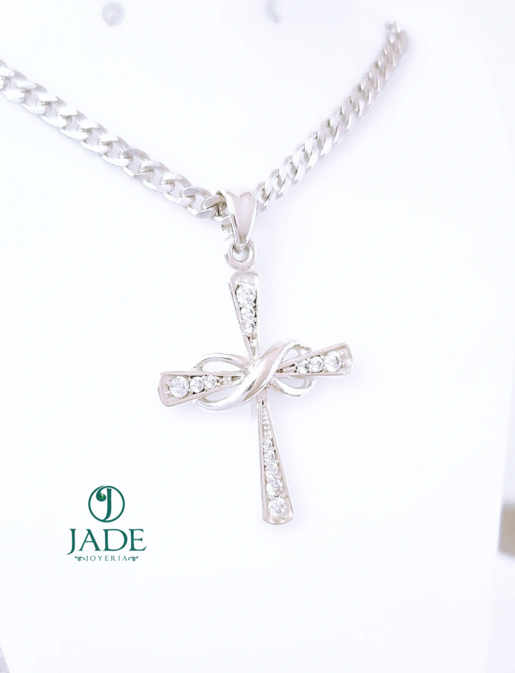 Dije de Cruz Lucía en plata ley