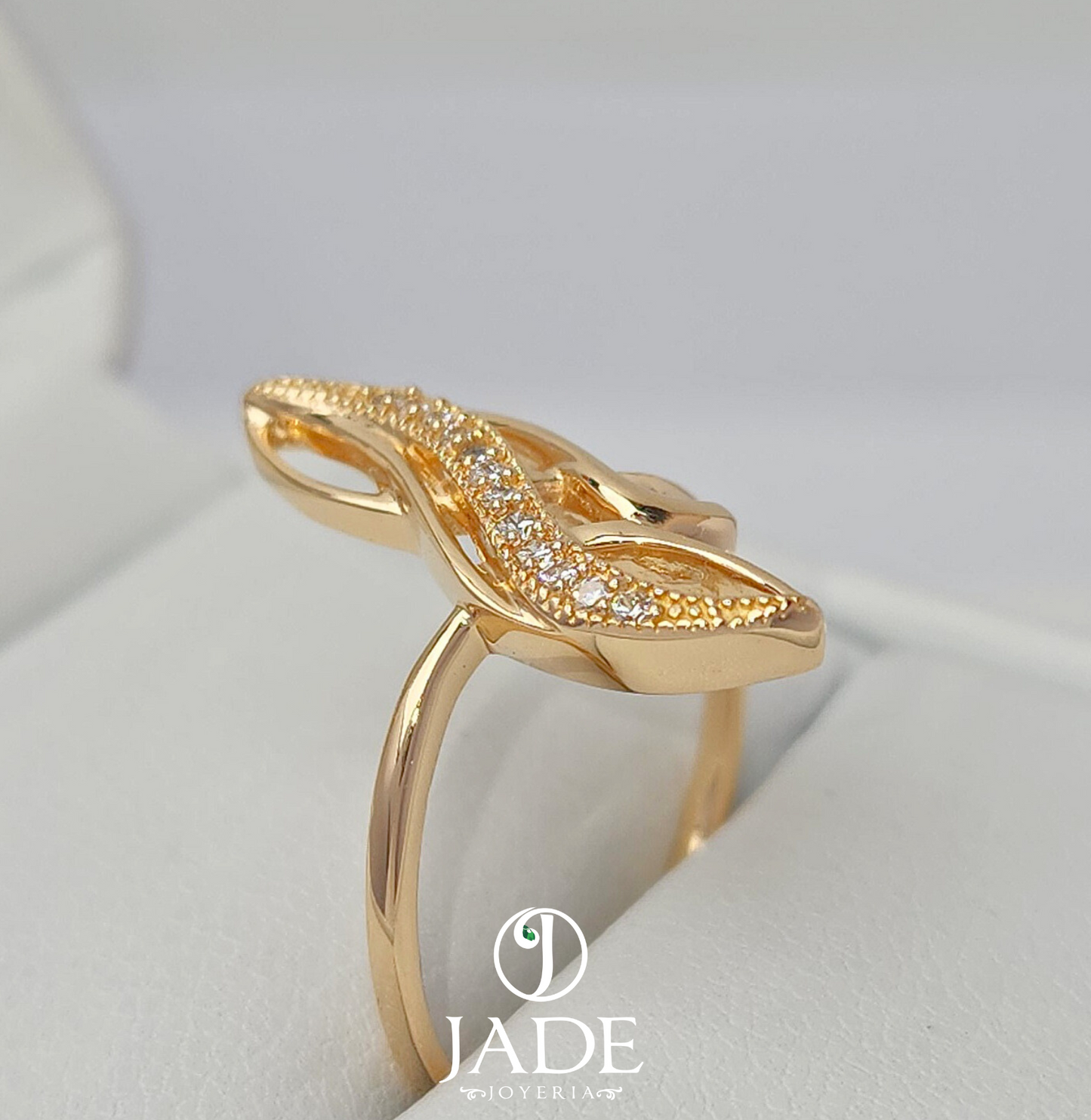 Anillo minimalista en oro 18k