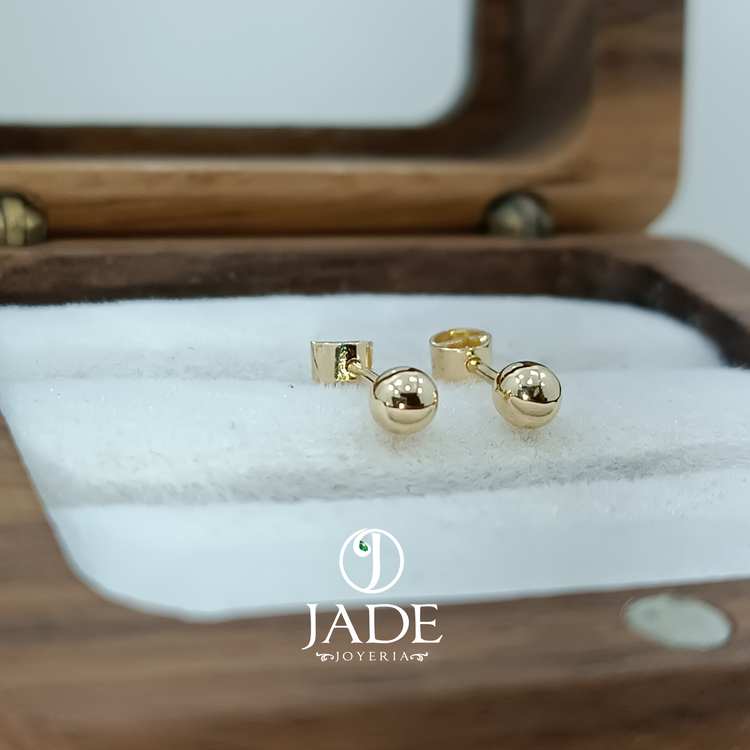 Aretes de Bebé "Chiquita" en oro 18k – Jade18k (vista 2)