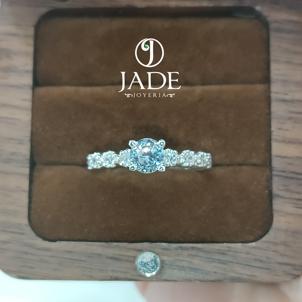 Anillo Lia de compromiso en plata ley