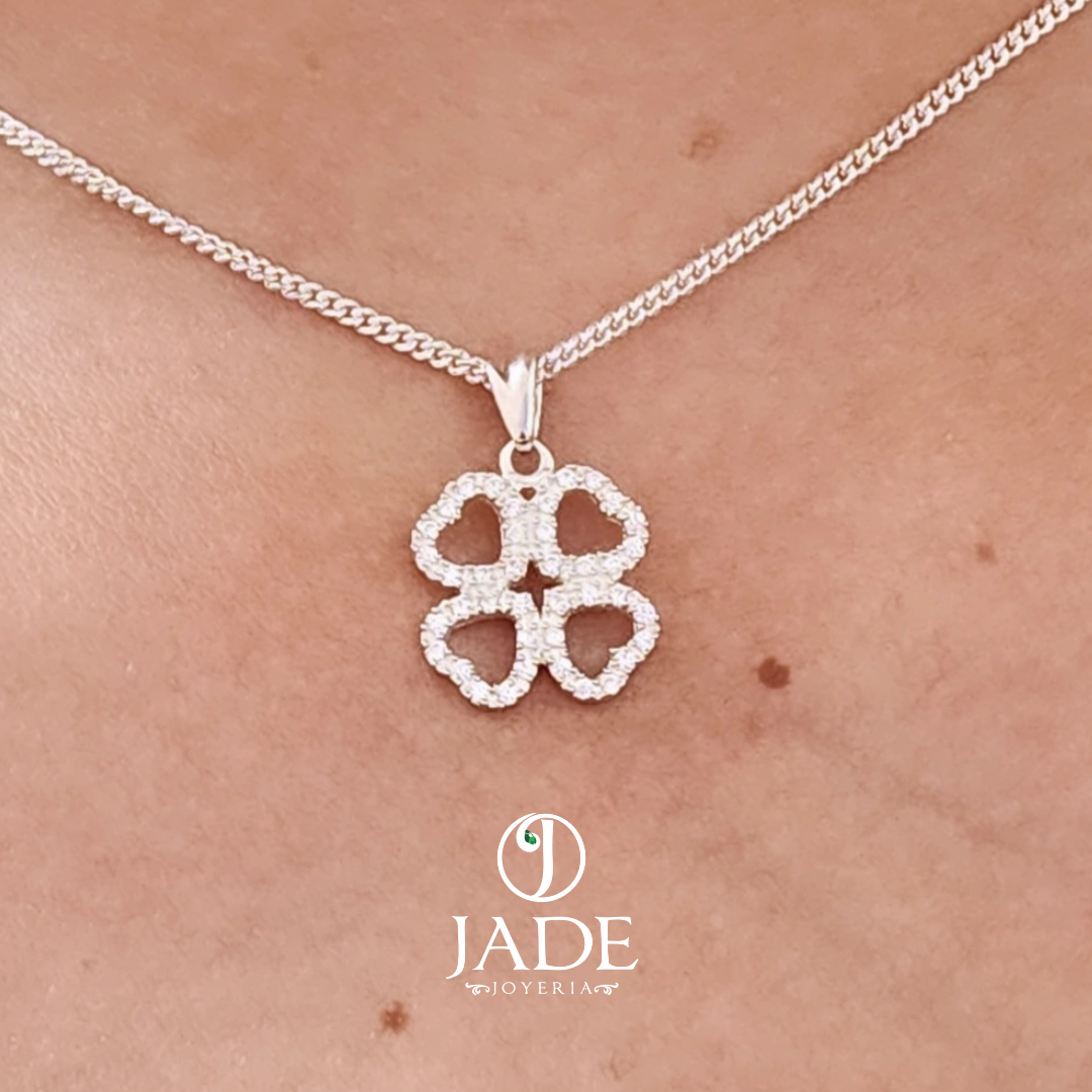 Dije de Trebol en plata ley