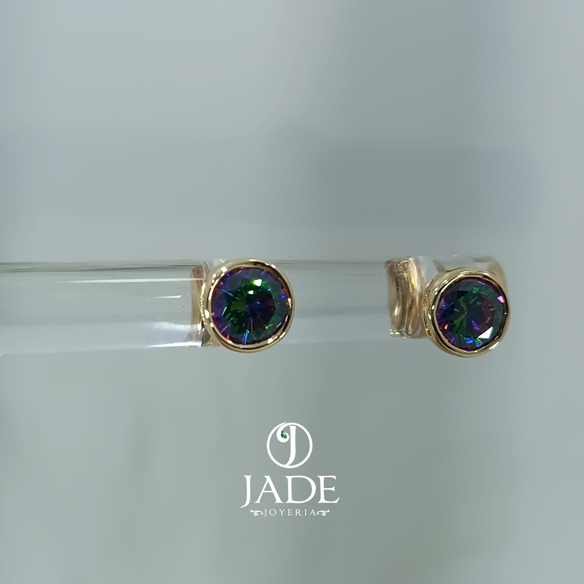 Aretes con piedras tornazoladas