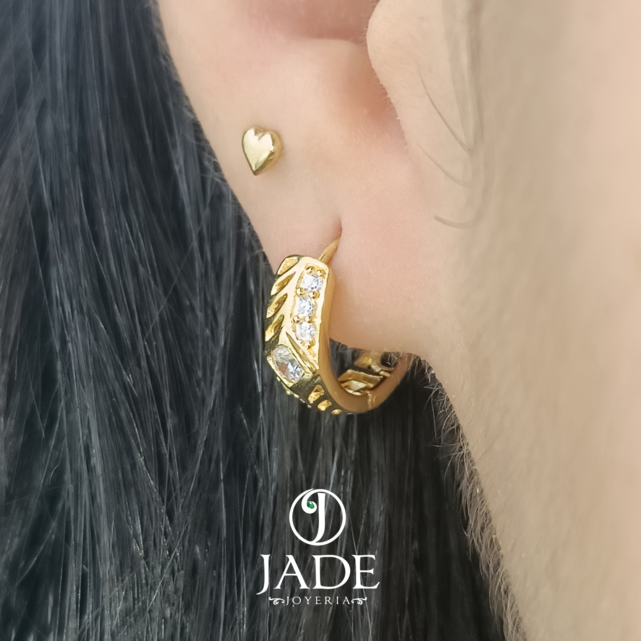 Argollas caladas con piedras