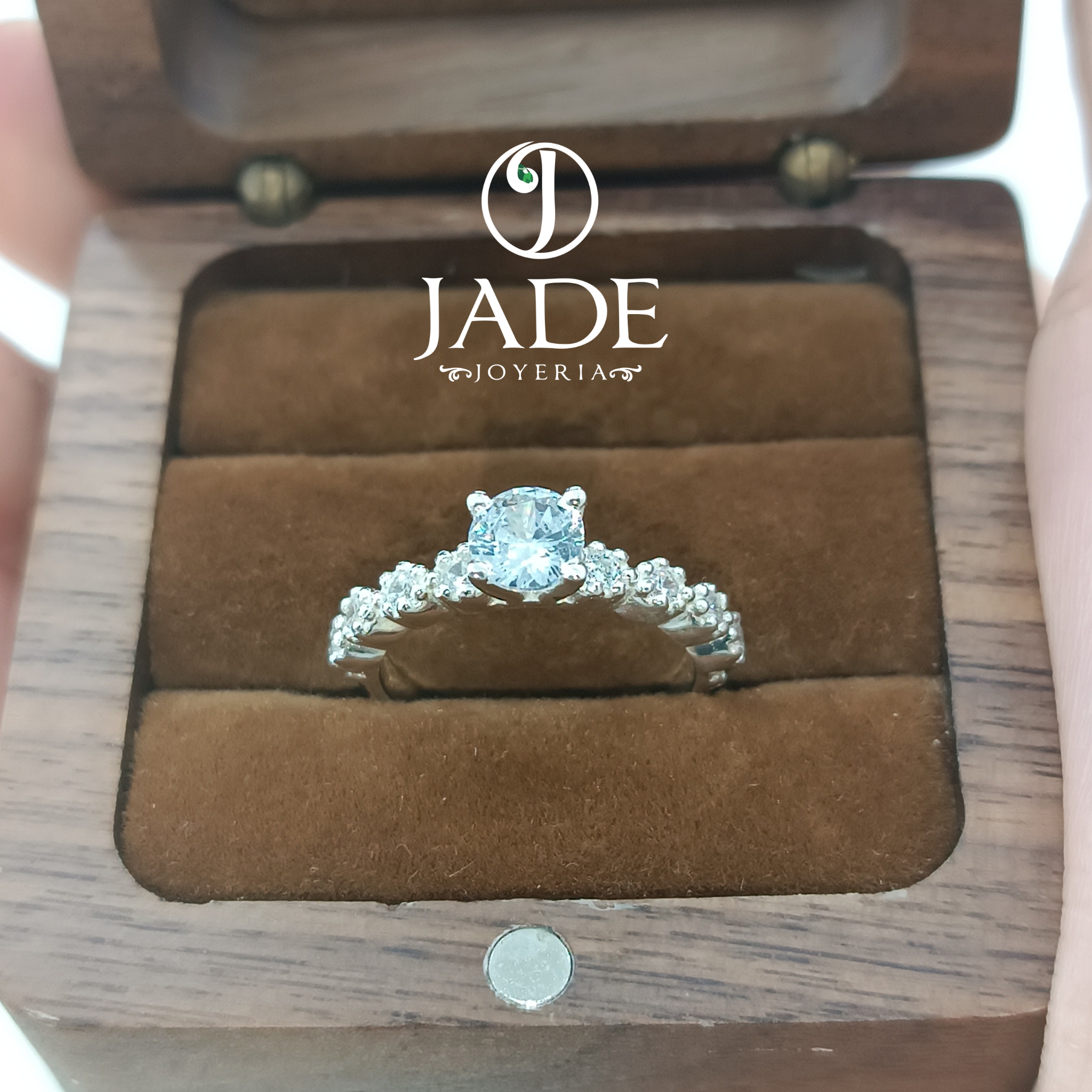 Anillo Lia de compromiso en plata ley