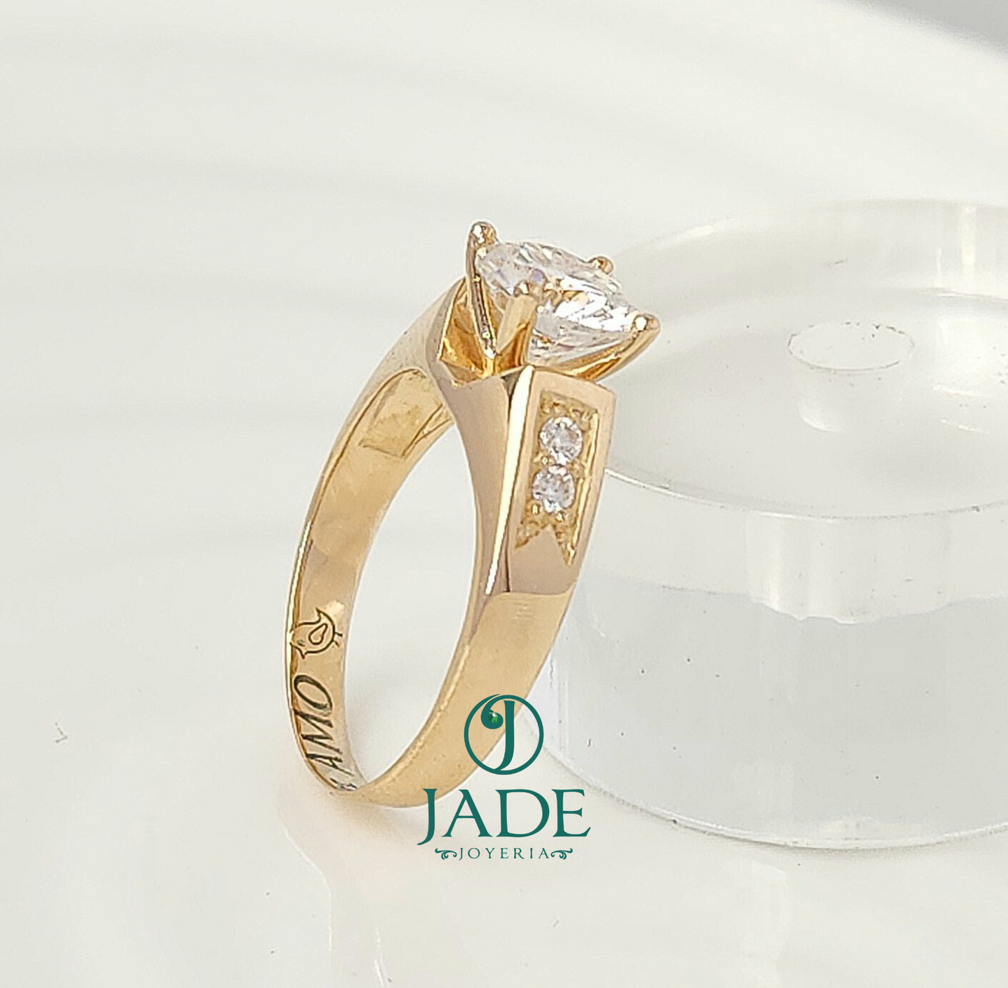 Anillo Carolina de compromiso en oro 18k