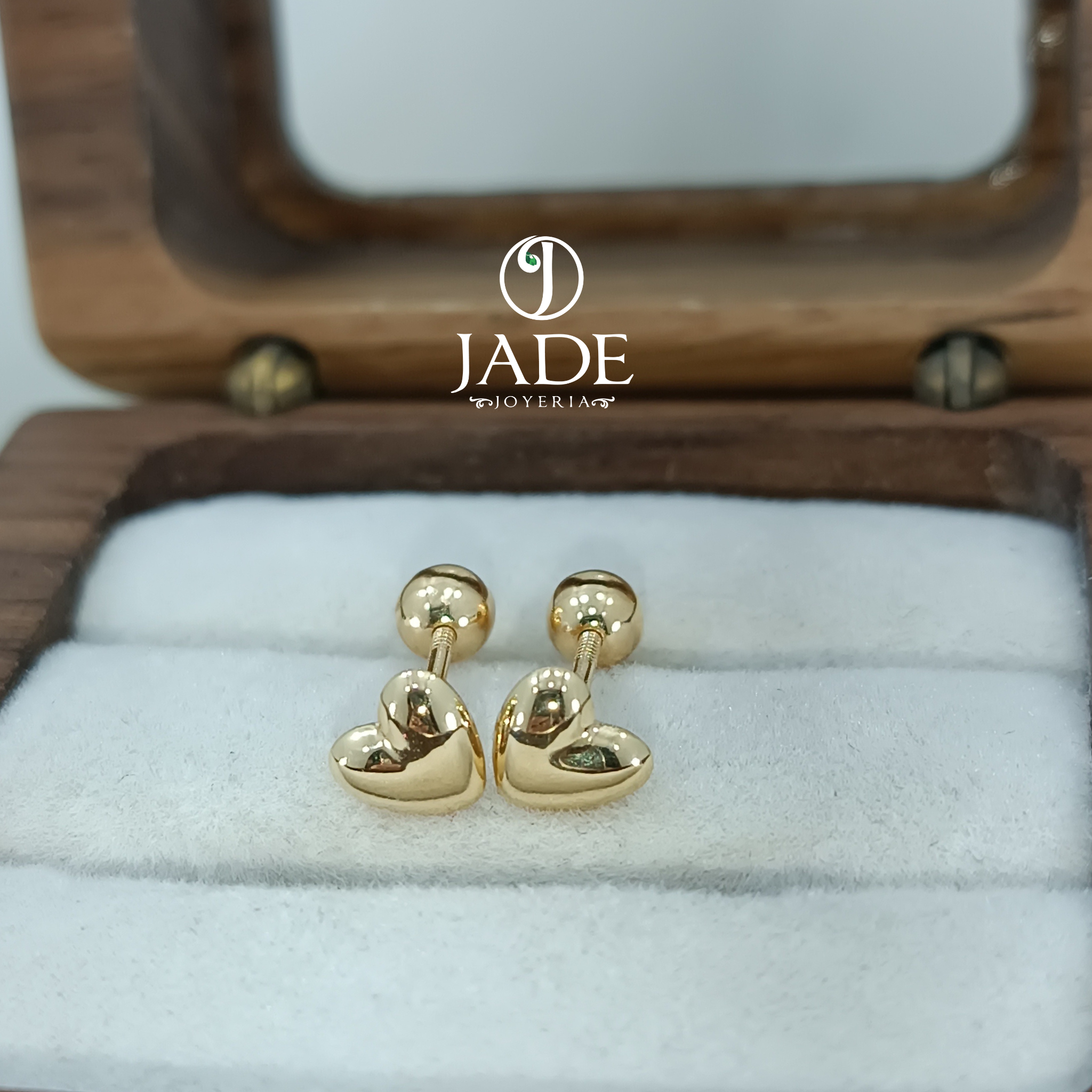 Aretes forma de corazón enroscable