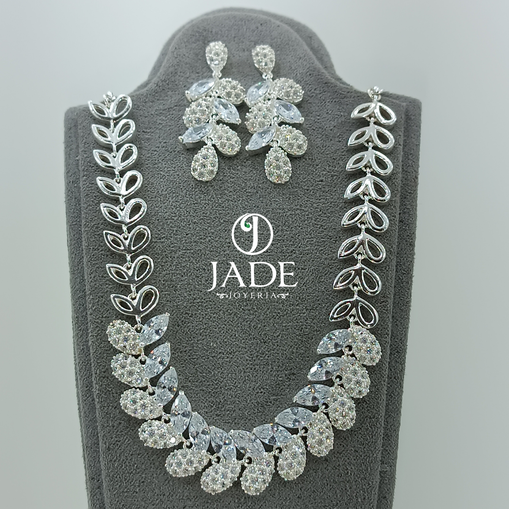 Juego de aretes y collar plata ley