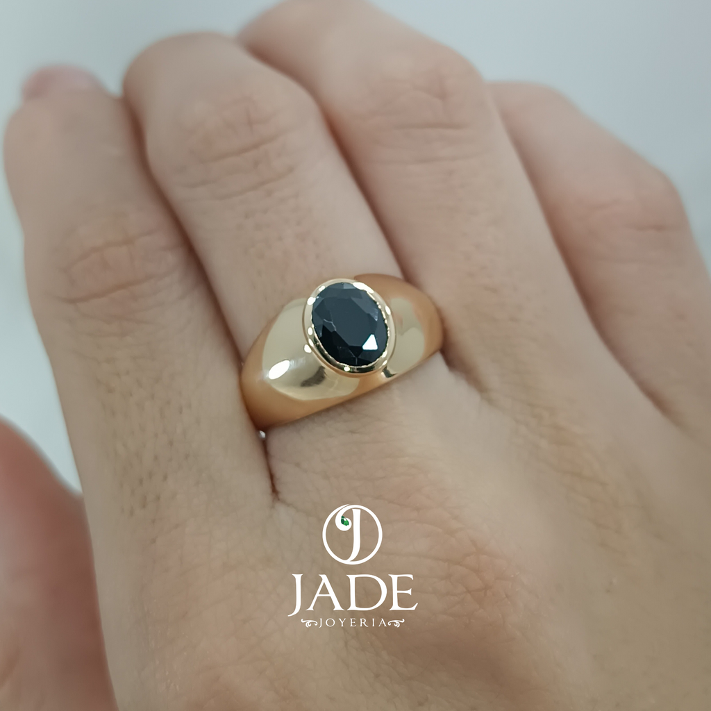 Anillo Bolichera con piedra central ovalada