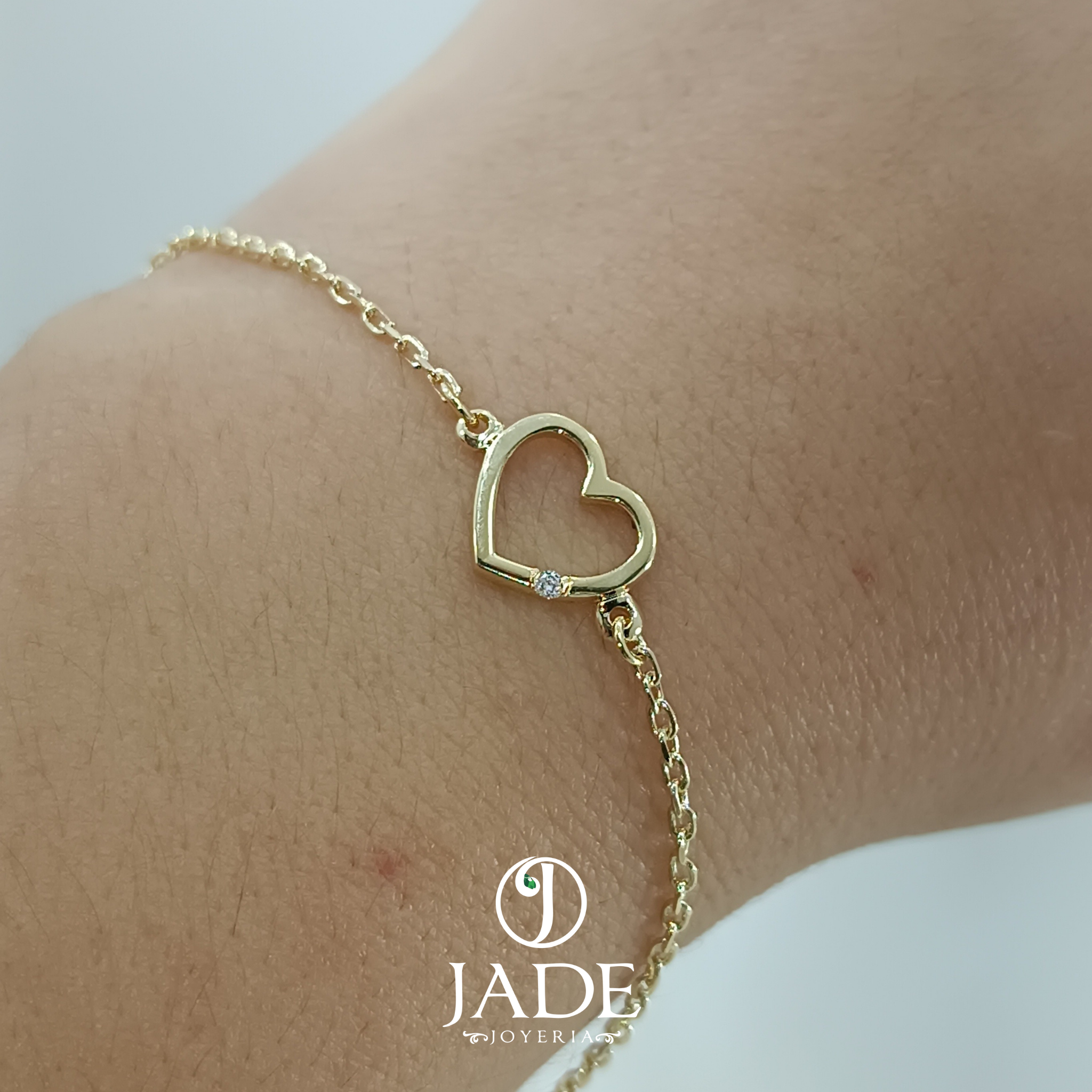 Pulsera con corazón calado a láser