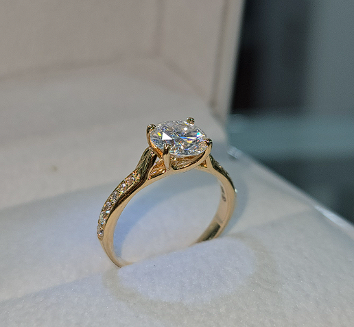 Anillo de Compromiso con Moissanite Cristhell