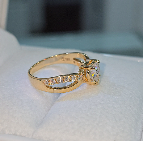 Anillo de Promesa con Moissanite Infinity Love