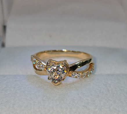 Anillo de Promesa con Moissanite Infinity Love