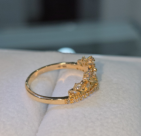 Anillo Corona con Moissanite Bella