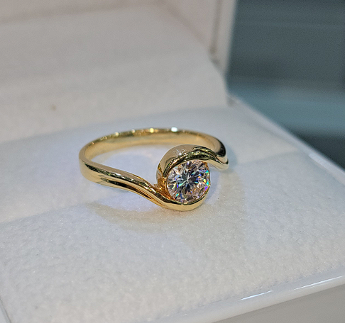 Anillo de Compromiso con Moissanite Mi Luz