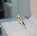 Anillo de Compromiso con Moissanite April