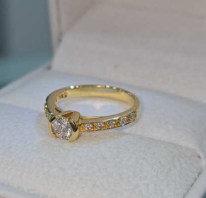 Anillo de Compromiso con Moissanite "Siempre tú"