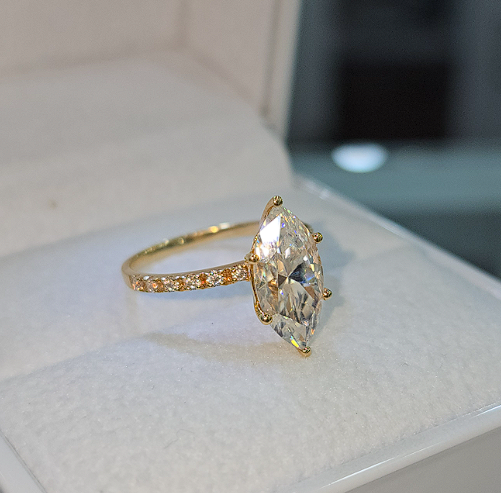 Anillo con Moissanite Selena