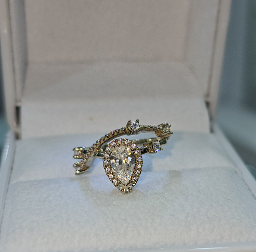 Anillo de Compromiso Moissanite Amor Completo