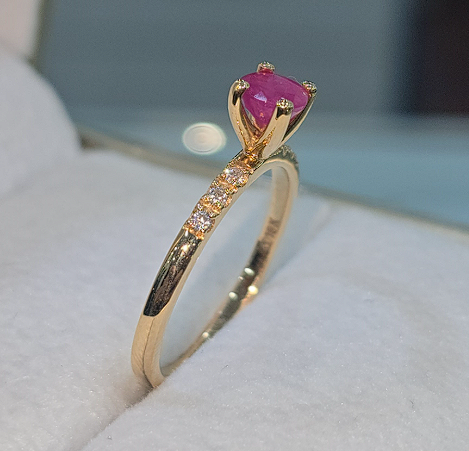 Anillo con Piedra Natural Rubí Crown