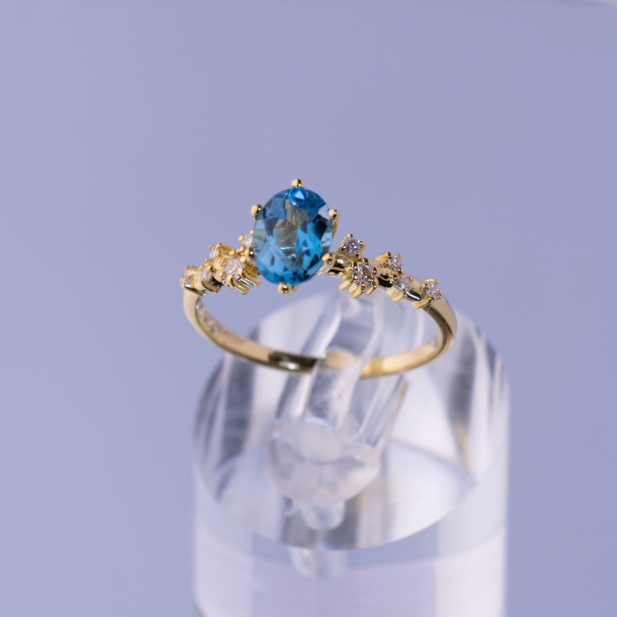 Anillo Con Moissanitas y  Piedra Natural Topacio
