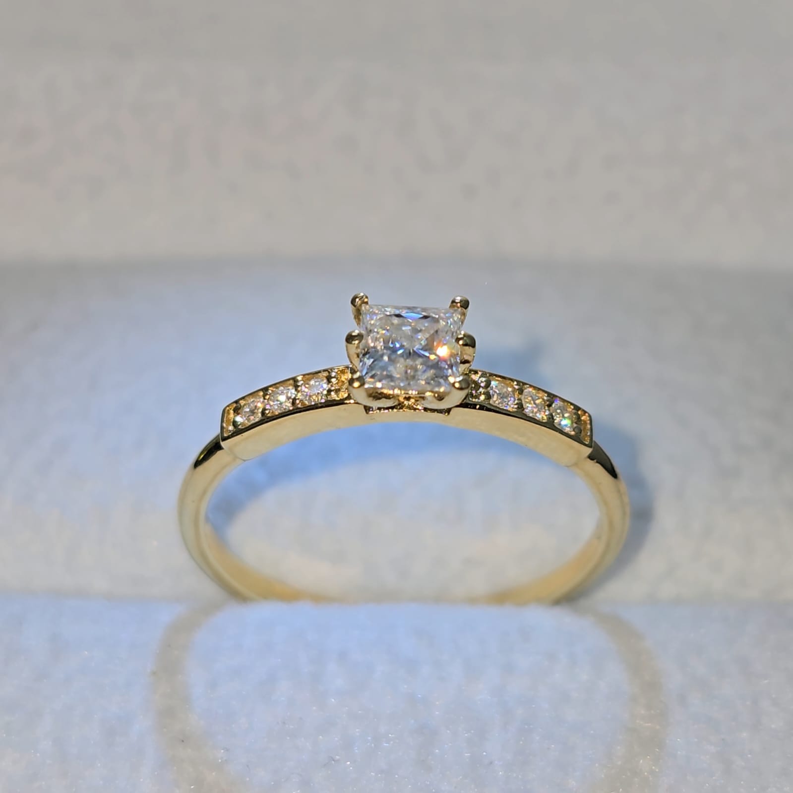 Anillo de compromiso con Moissanite Dulce Amor