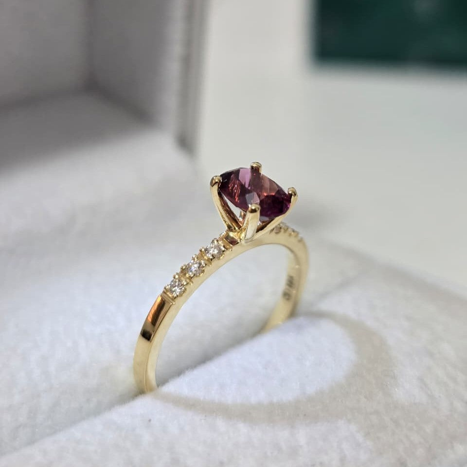 Anillo con piedra natural TURMALINA