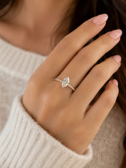 Anillo  de compromiso con moissanite Bella Aurora