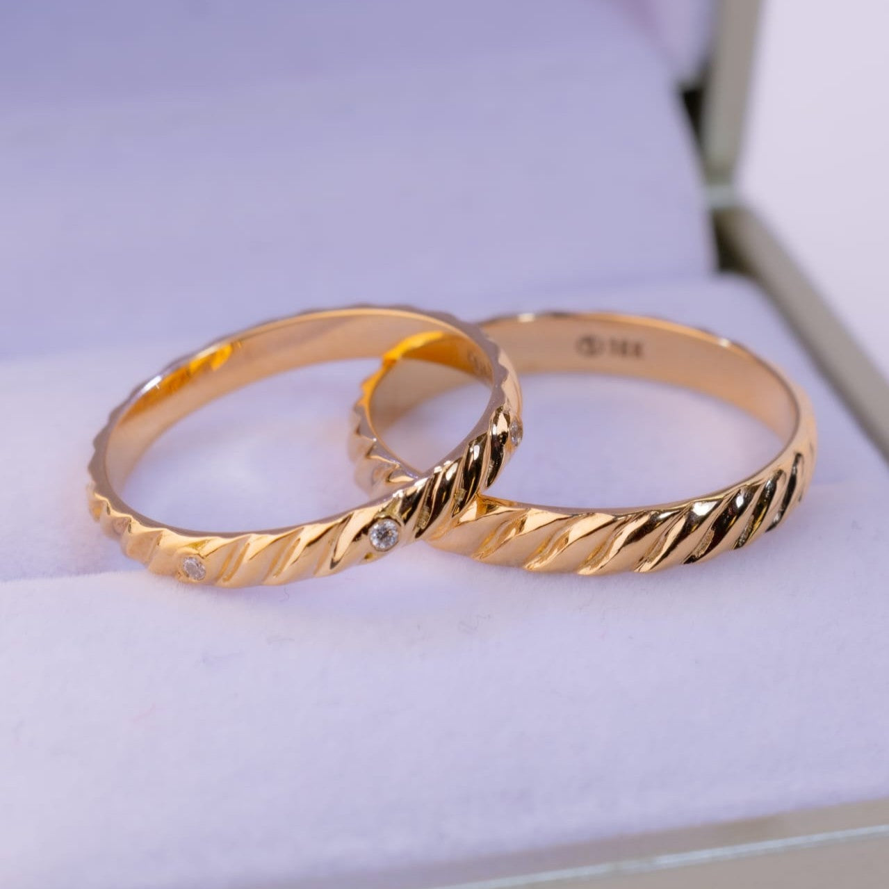 Aros de boda 18k Lazos de amor con brillo