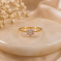 Cintillo Flor Rosada con Moissanite